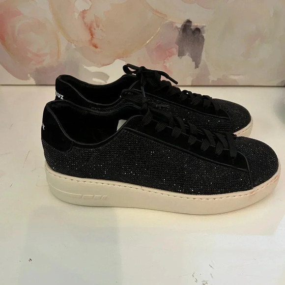 ! LOLA CRUZ
Sparkle Sneaker - Picture 4 of 9